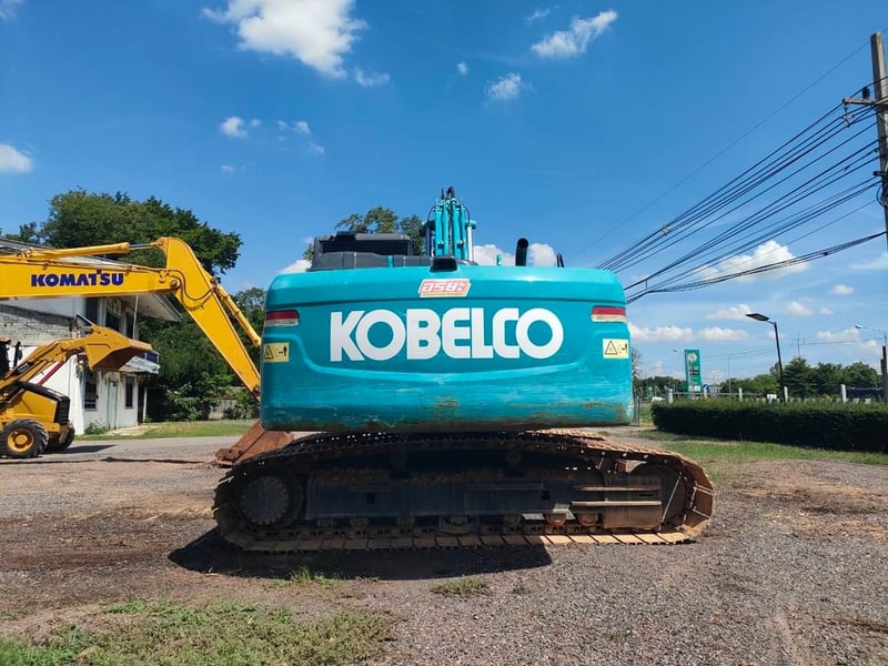 KOBELCO SK 200-10 ตัวท็อป ไมล์ 8,800 ช.ม KOBELCO SK 200-10 ตัวท็อป ไมล์ 8,800 ช.ม