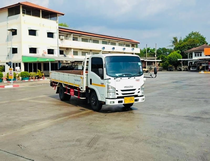 ISUZU NMR 130 แรง 6ล้อกะบะคาร์โก้
