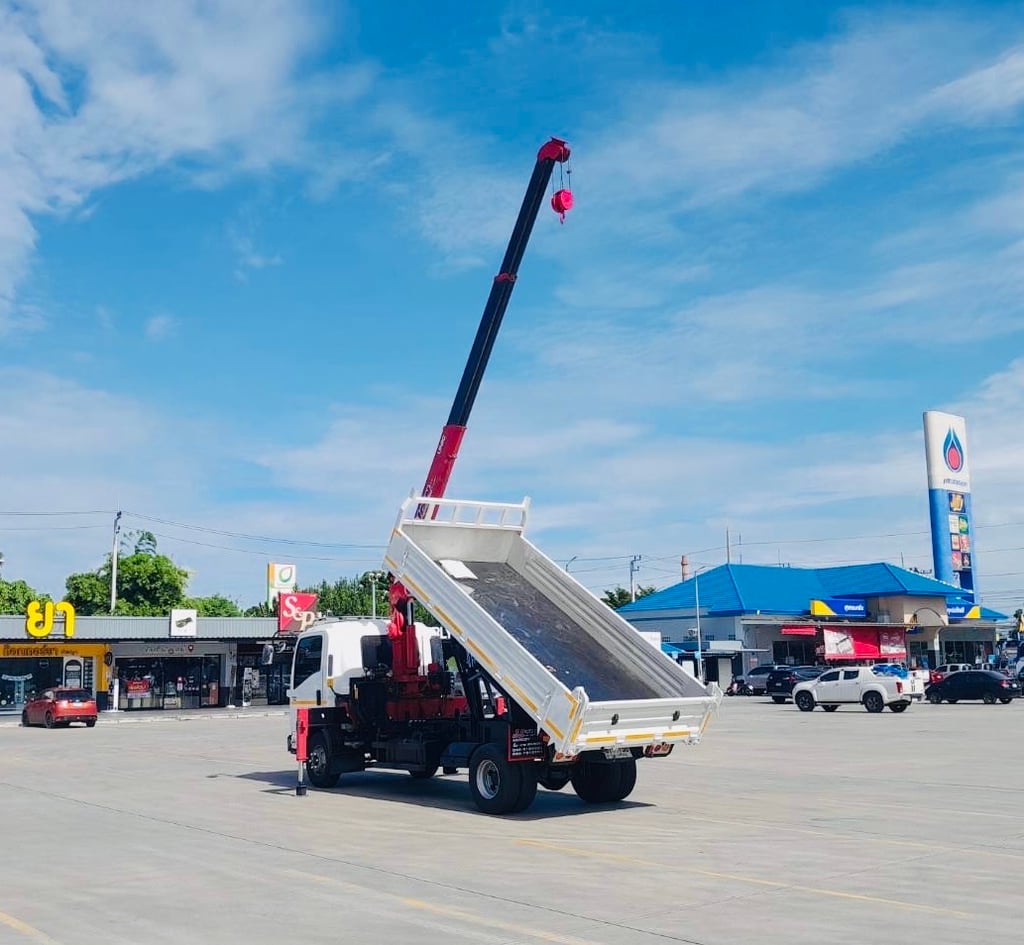 ไมล์ 30,573 กิโล❗️6ล้อดั้มติดเครน NEW ISUZU FRR 190 แรง  เครน UNIC 3 ตัน