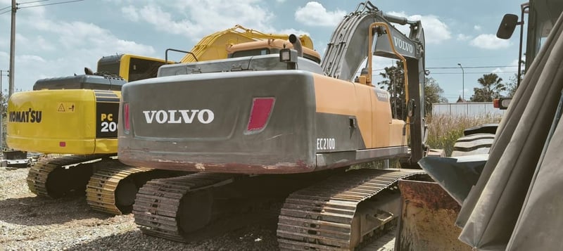 VOLVO EC210D ไมล์ ช.ม 93xx ระบบพร้อม VOLVO EC210D ไมล์ ช.ม 93xx ระบบพร้อม