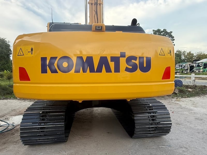 PC200-8MO ไมล์ ช.ม 10,000 จอเหลือง PC200-8MO ไมล์ ช.ม 10,000 จอเหลือง