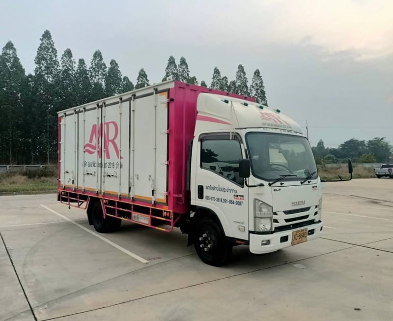 ISUZU NPR 150 แรง 6ล้อตู้เเห้ง  10 บาน