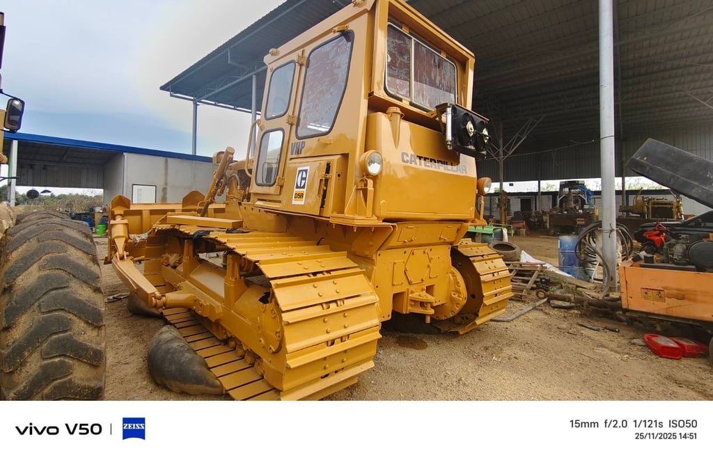 แทรกเตอร์ D5B  แอร์เย็นๆ ช่วงล่างสวย แผ่นยาว 80 เซ็น  ปทุมธานี รับซื้อขาย-แลกเปลี่ยน-เครื่องจักร?