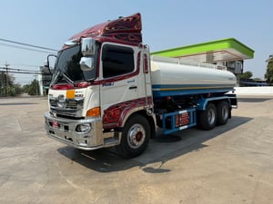 HINO FM8J 260 สองเพลา บรรทุกน้ำ HINO FM8J 260 สองเพลา บรรทุกน้ำ