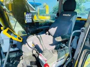 PC130-8 MO จอเหลือง เล่มทะเบียน กล้องหลัง มือเดียวป้ายแดง