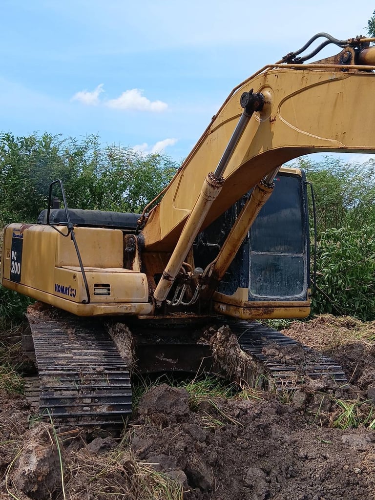 Komatsu Pc200-6 เล่มทะเบียน รถพร้อมใช้