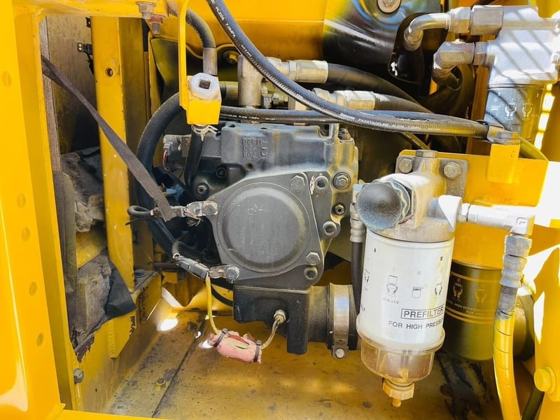 PC120-8 จอเหลืองกล้องหลัง เก่าญี่ปุ่น PC120-8 จอเหลืองกล้องหลัง เก่าญี่ปุ่น