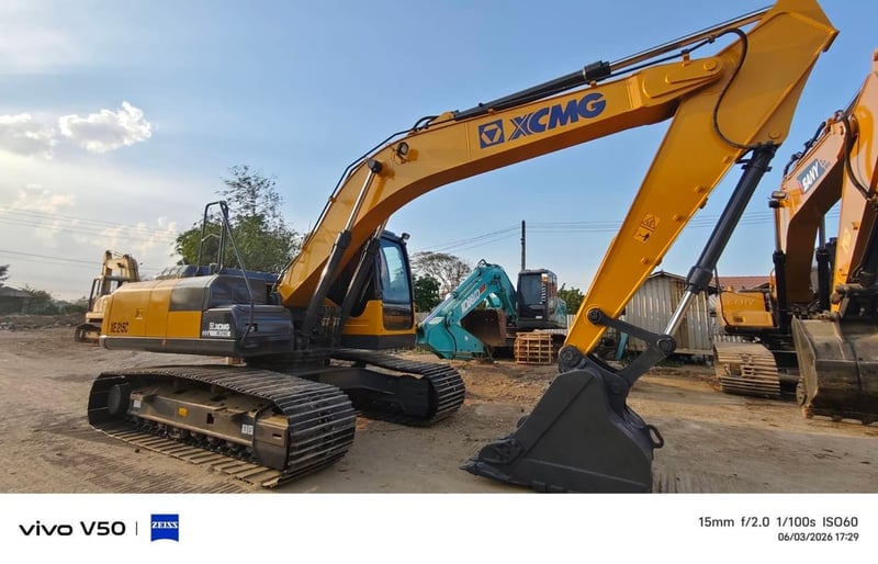 XCMG XE215C ไมล์ ช.ม 6,000 ชุดแจ้งจำหน่าย