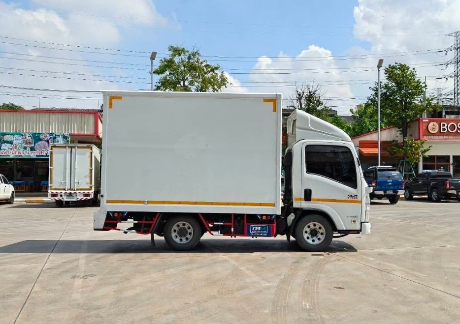 ไมล์ 30,649 กิโล❗️ISUZU NLR 130 แรง  ตู้แห้ง