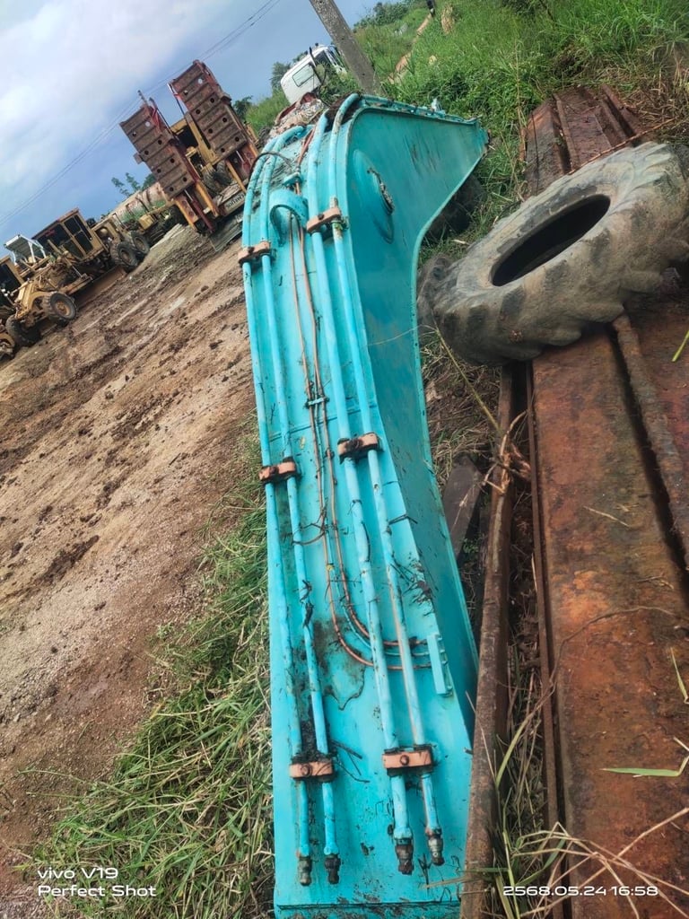 บูมยาว HITACHI ZX200 ยาว 16 เมตร ได้ทั้งบูมอาร์ม บูมยาว HITACHI ZX200 ยาว 16 เมตร ได้ทั้งบูมอาร์ม