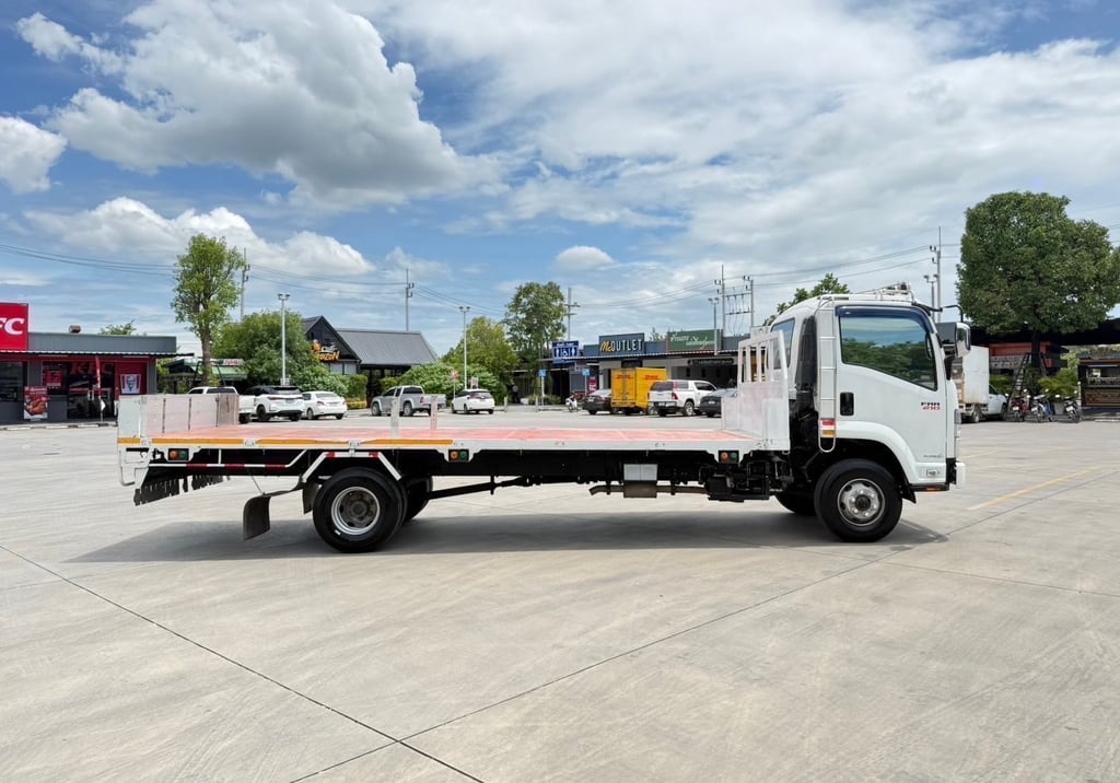 เข้าใหม่❗️ไมล์ 1 แสน❗️NEW ISUZU FRR 210  กะบะพื้นเรียบ