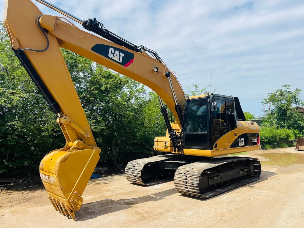 CAT320D กะบอกดำ (เก่าญี่ปุ่น) เครื่องปั้มแห้งสวย