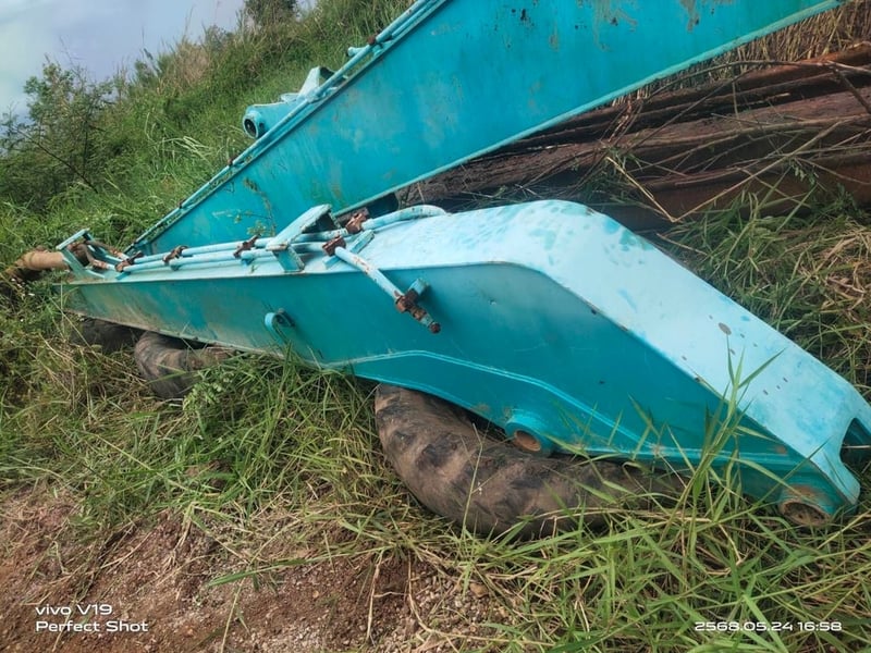 บูมยาว HITACHI ZX200 ยาว 16 เมตร ได้ทั้งบูมอาร์ม