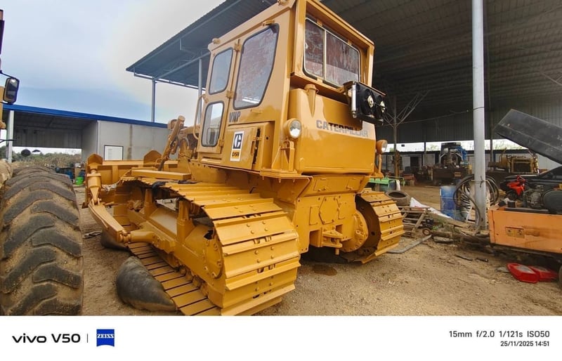 แทรกเตอร์ D5B  แอร์เย็นๆ ช่วงล่างสวย