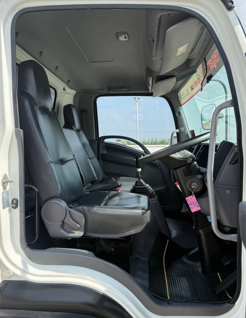 ISUZU FRR 210 ปี 2565 กะบะเหล็กคอก เปิดได้รอบ ISUZU FRR 210 ปี 2565 กะบะเหล็กคอก เปิดได้รอบ