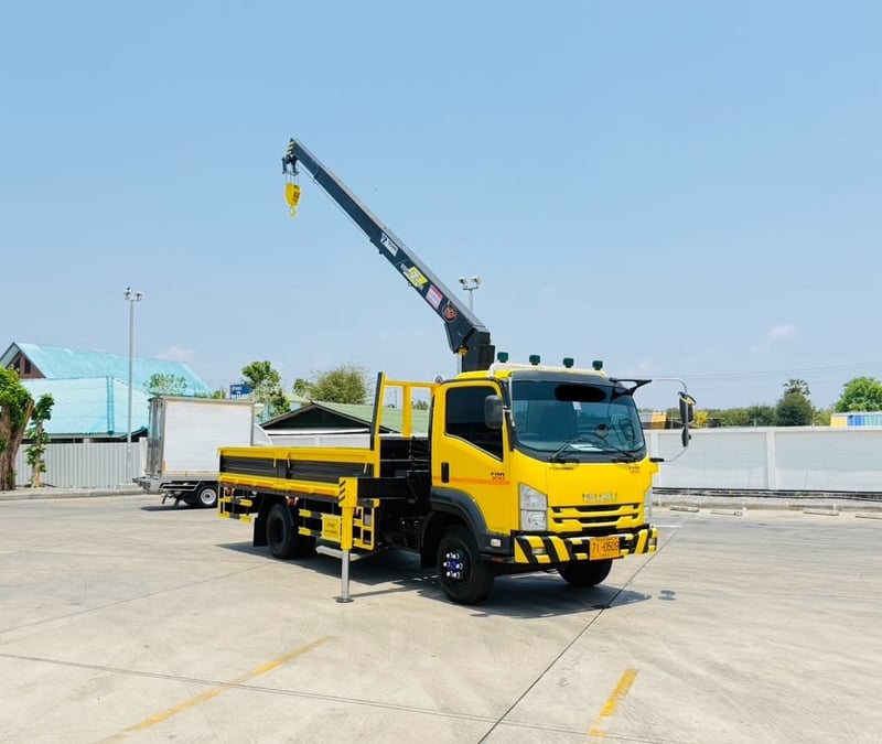 ISUZU FRR 210 แรง 6ล้อติดเครน 4.5 ตัน 