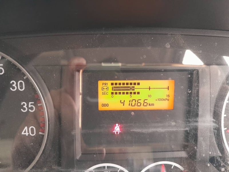 ไมล์ 41,066❗️ISUZU NEW FRR 210  ตู้แห้ง 10 บาน 