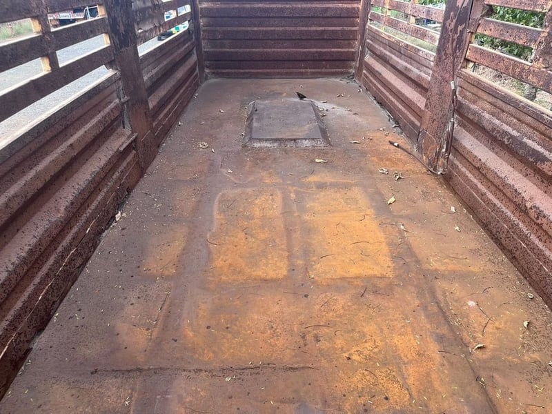 ขายลูกพ่วงดั้มพ์ ยาว.6.80. สูง.2.20.  กว้าง.2.50.เมตร ปี 2557