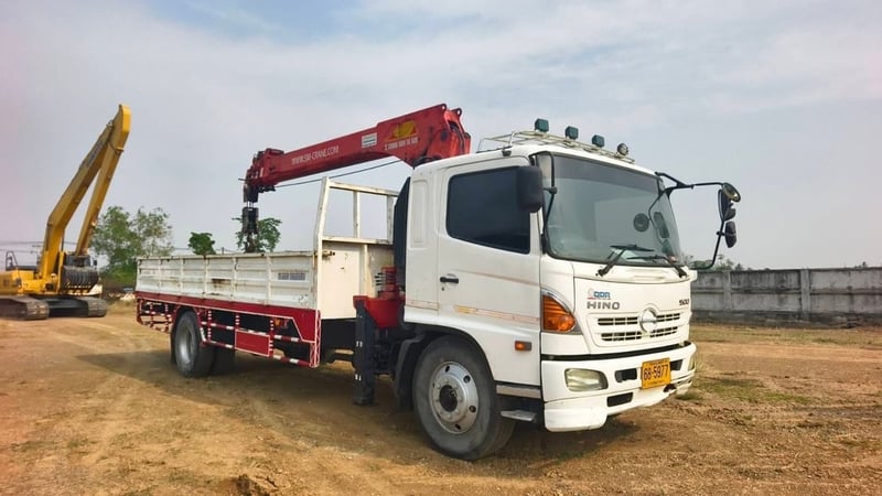 HINO FG8J 212 แรง ติดเครน5ตัน  ปี 2558
