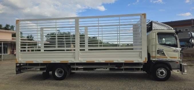 HINO 210 แรง ยาว6.50  สูง2.20   กว้าง2.30 ยางใหม่ 