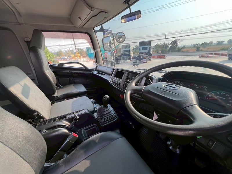 HINO FG8J 240 แรง ติดเครน 5 ตัน เครน 