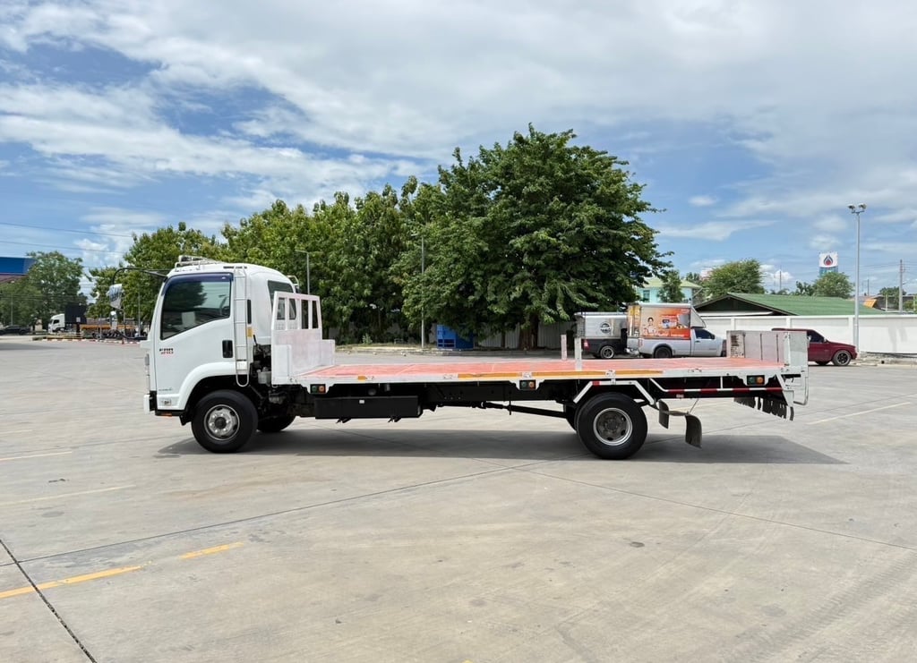 เข้าใหม่❗️ไมล์ 1 แสน❗️NEW ISUZU FRR 210  กะบะพื้นเรียบ