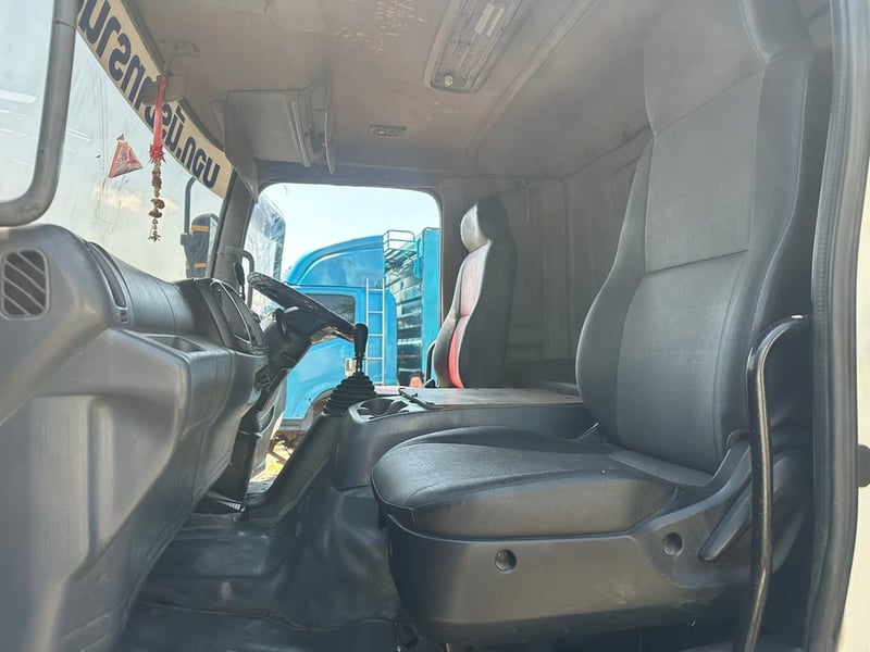 HINO 380 (ยาง.80-90%) ปี 2555 HINO 380 (ยาง.80-90%) ปี 2555