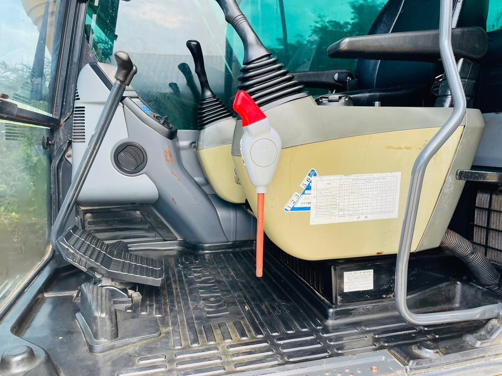 PC120-8 เล่มทะเบียน รถสวยสีเดิม แทรกใหญ่