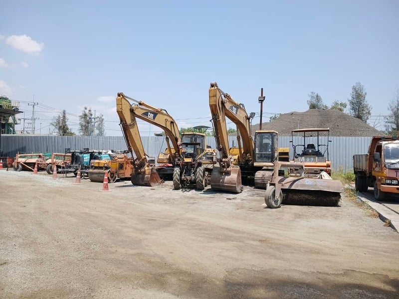 CATERPILLAR 320B ช่างล่างดี เครื่อง-ปั้มดี มี 2 คันให้เลือก