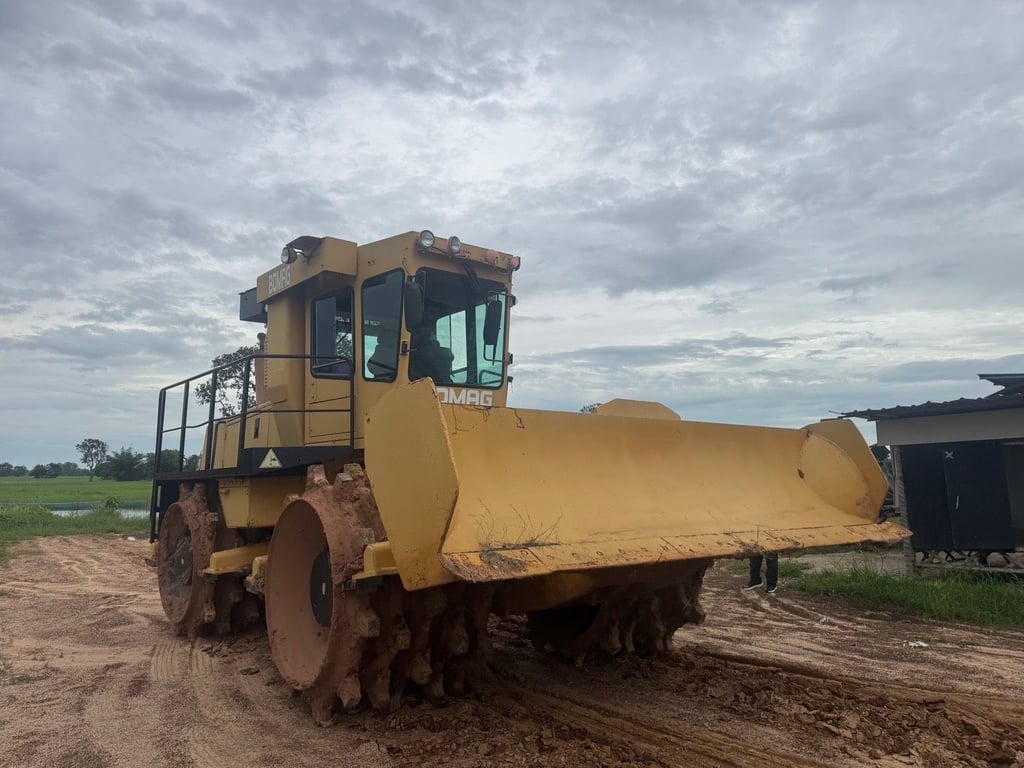 BOMAX รุ่น BC571RB (ตีนแกะ) ขนาด 26 ตัน  เก๋งแอร์ แอร์เย็น พร้อมใช้งาน รถทำงานทุกวัน เล่มทะเบียน ราคา 1.290.000.บาท 📞 094-653-6339 อิฐ ขาย-สด-ผ่อน-มีไฟแนนซ์รับรอง รับซื้อขาย-แลกเปลี่ยน-เครื่องจักร?