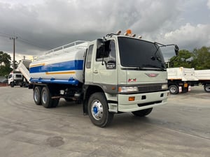 HINO FM1M 220 สองเพลา ท้ายลาด บรรทุกน้ำ  แท็งค์ใหม่