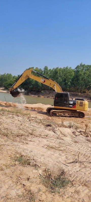 320 D2 เครื่อง 6 สูป ช่วงล่างดี  เครื่อง-ปั้มแรง 