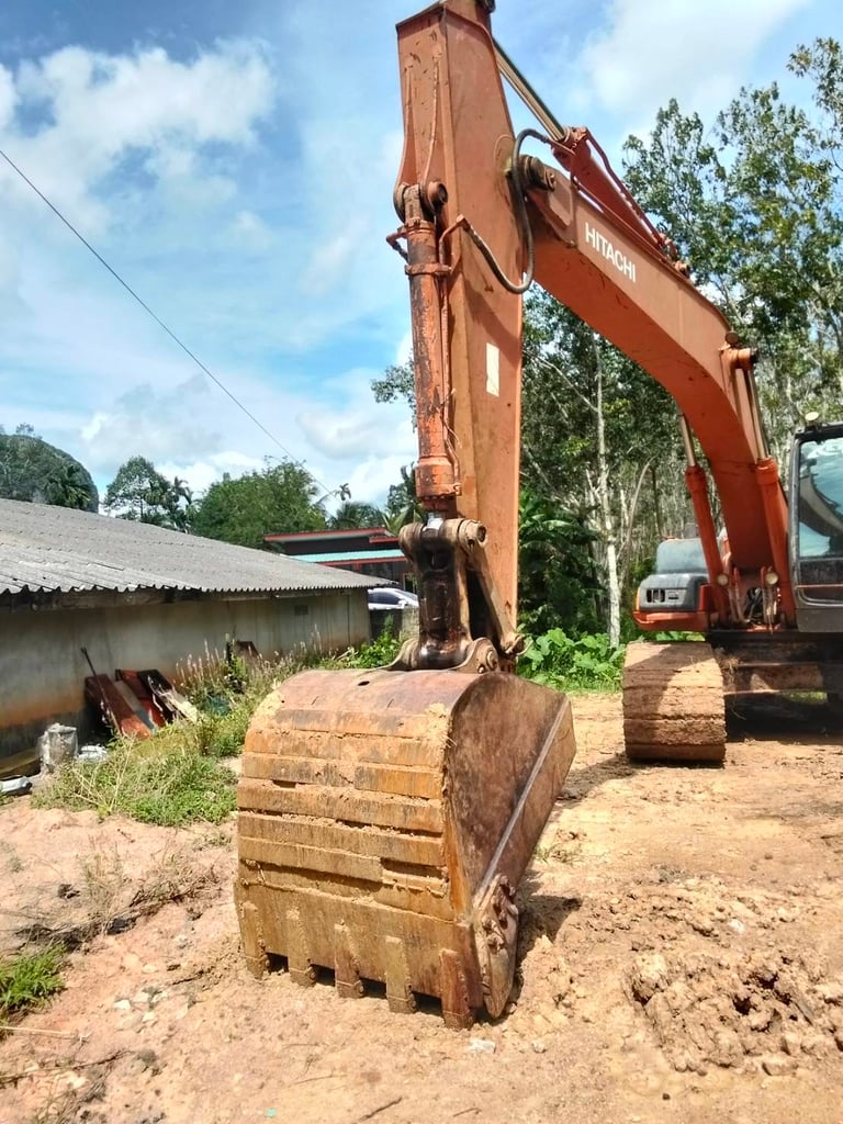 Hitachi Zx200-ไฟฟ้าครบ ระบบดี แอร์เย็น Hitachi Zx200-ไฟฟ้าครบ ระบบดี แอร์เย็น