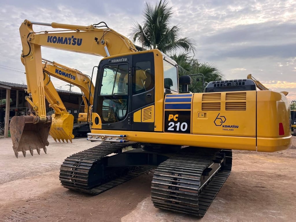Komatsu PC210-10MO เล่มทะเบียน สวยเดิม