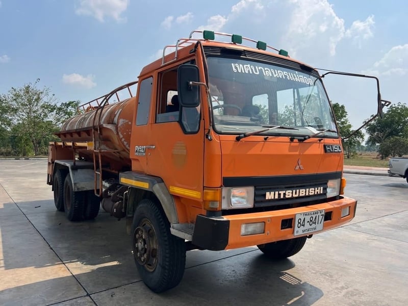 10ล้อ TD 190 แรง บรรทุกน้ำ สวยๆ เดิมๆไมล์นิดเดียว 10ล้อ TD 190 แรง บรรทุกน้ำ สวยๆ เดิมๆไมล์นิดเดียว