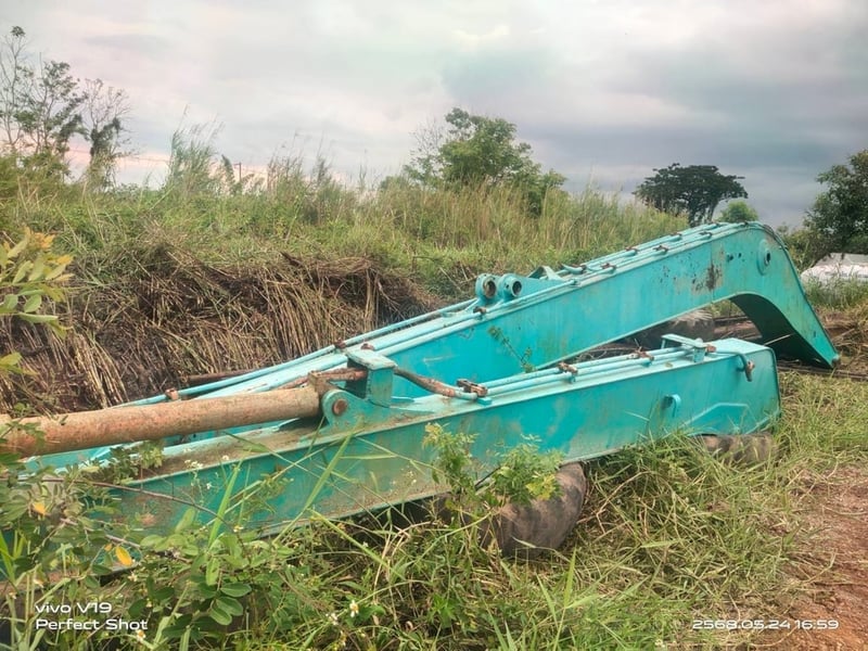 ขายบูมยาว HITACHI ZX200 ยาว 16 เมตร 