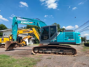KOBELCO SK 200-10 ตัวท็อป ไมล์ 8,800 ช.ม KOBELCO SK 200-10 ตัวท็อป ไมล์ 8,800 ช.ม