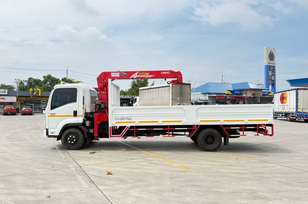 ISUZU FRR 210 ติดเครน UNIC AK 373  ขนาด 3 ตัน ISUZU FRR 210 ติดเครน UNIC AK 373  ขนาด 3 ตัน