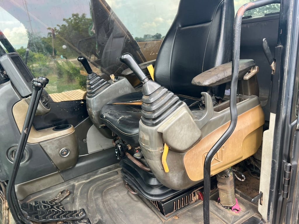 CATERPILLAR 320D กระบอกดำ เครื่องปั้มดี ตัวเดียไม่ดัง รถ? CATERPILLAR 320D กระบอกดำ เครื่องปั้มดี ตัวเดียไม่ดัง รถ?