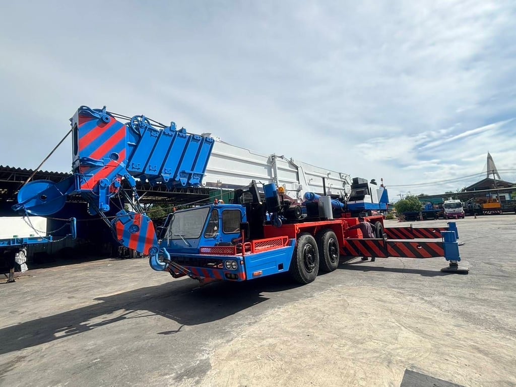 TADANO M1 เครนเครน 120 ตัน มีรับประกัน ปี 2544 อิฐ TADANO M1 เครนเครน 120 ตัน มีรับประกัน ปี 2544 อิฐ