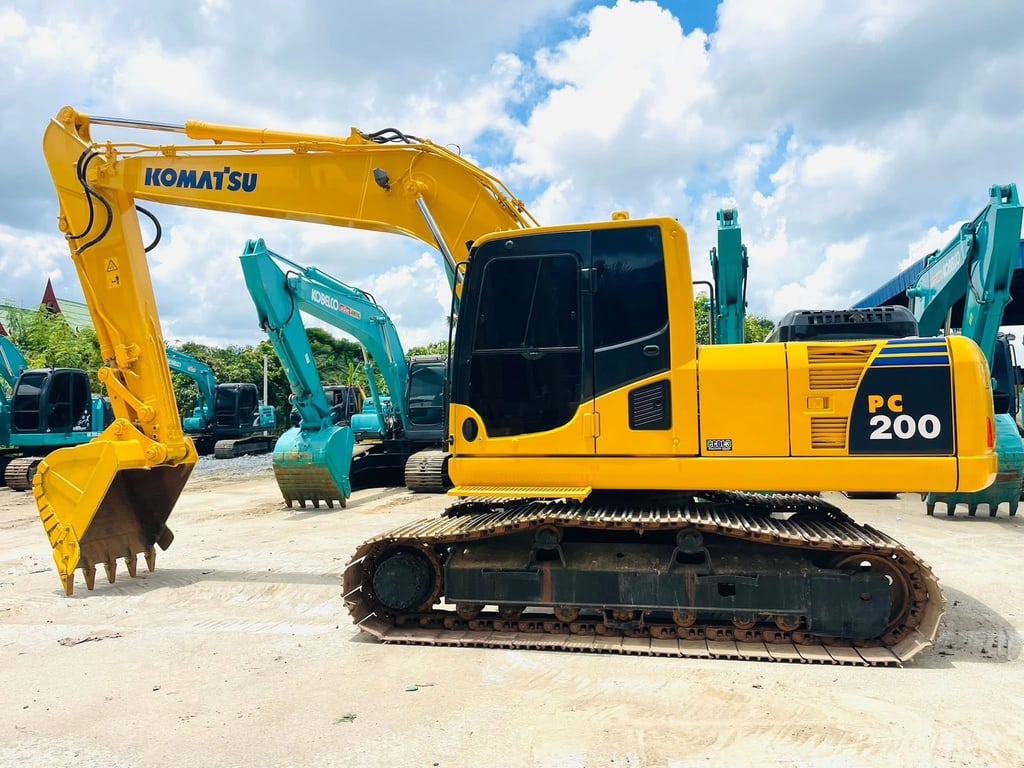 PC200-8N1 ไฟฟ้าครบ ระบบดี พร้อมลายแย็กโรงงาน