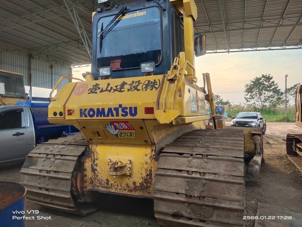 KOMATSU D65 เบออินเตอร์ ตัวท๊อป รถ 2 ปีก่วา (เก่านอก) เก๋งแอร์