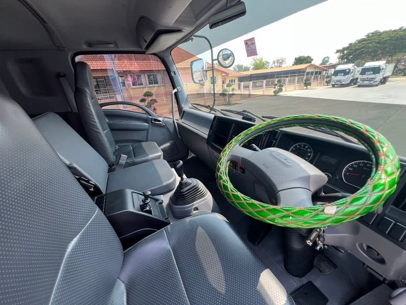 เข้าใหม่❗️ไมล์ 25,XXX ISUZU FVM 300 MT เครน ZE 5 ตัน เข้าใหม่❗️ไมล์ 25,XXX ISUZU FVM 300 MT เครน ZE 5 ตัน