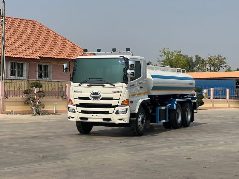 HINO FM8J 260 แรง 10ล้อบรรทุกน้ำ แท็งค์น้ำสเปรย์น้ำ💦(ใหม่) ถังบรรจุ 12,000 ลิตร ไมล์ 221048 กม. สองเพลา