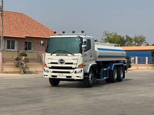 HINO FM8J 260 แรง 10ล้อบรรทุกน้ำ แท็งค์น้ำสเปรย์น้ำ💦(ใหม่) ถังบรรจุ 12,000 ลิตร ไมล์ 221048 กม. สองเพลา