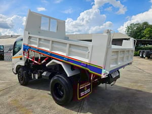 HINO XZU 150แรงม้า รถบรรทุก 6ล้อ ดั้มพ์ ปี2023 เลขไมล์น้อยกว่า 100,000 กม.