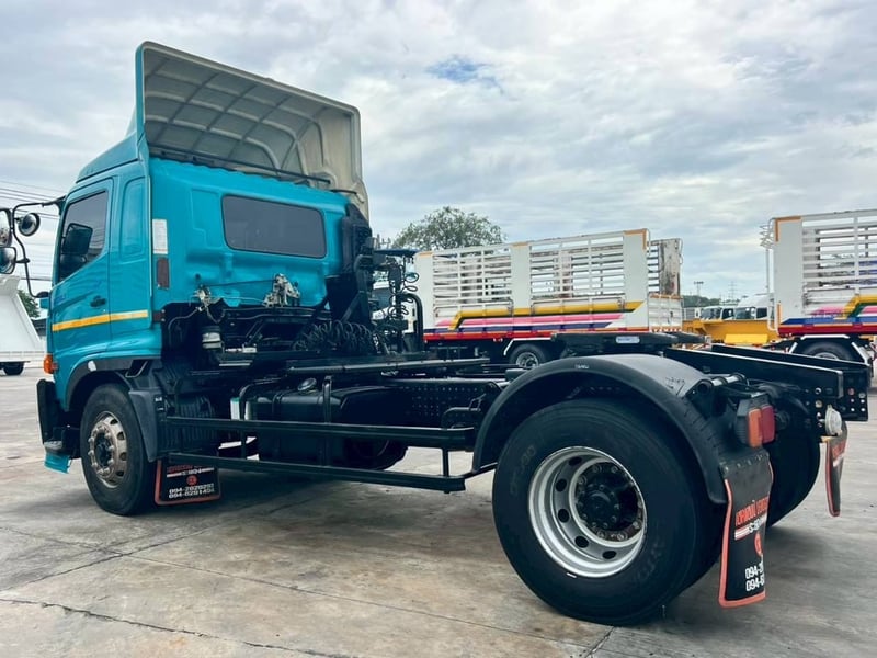 หัวลาก 6 ล้อ HINO หัวลาก 6 ล้อ HINO