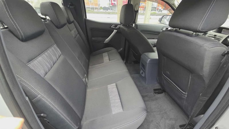 2013 Ford Ranger Double Cab 2.2 XLT – MT  สีเงิน