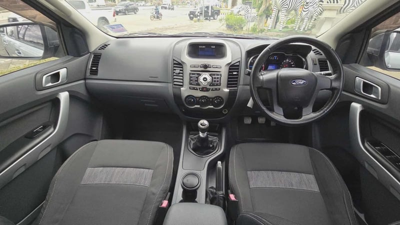 2013 Ford Ranger Double Cab 2.2 XLT – MT  สีเงิน