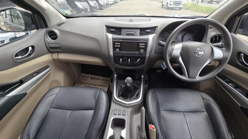 2018 Nissan Navara 4 ประตู NP300 - 2.5 E 
